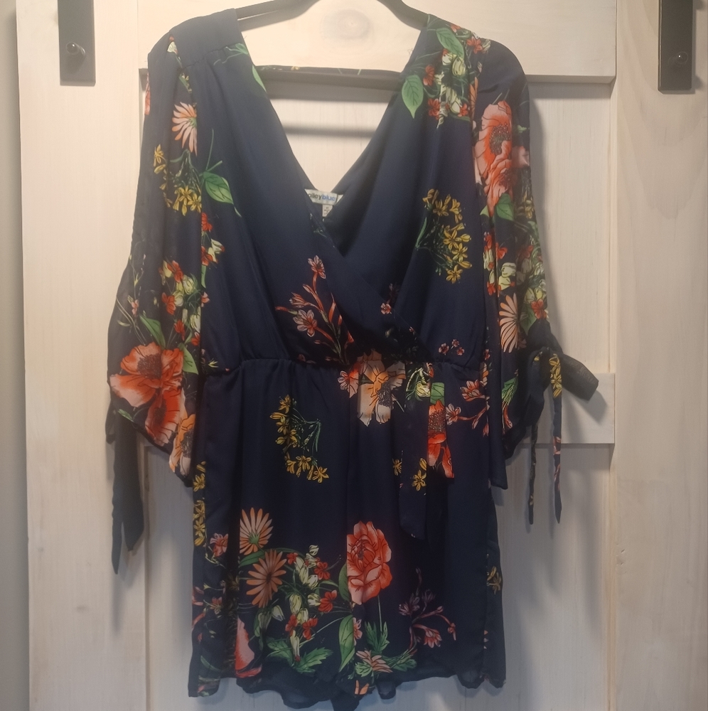 baileyblue short romper, medium, navy floral